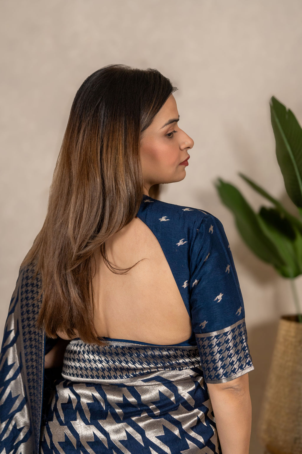 Banarasi Houndstooth Checks Saree – Navy Blue