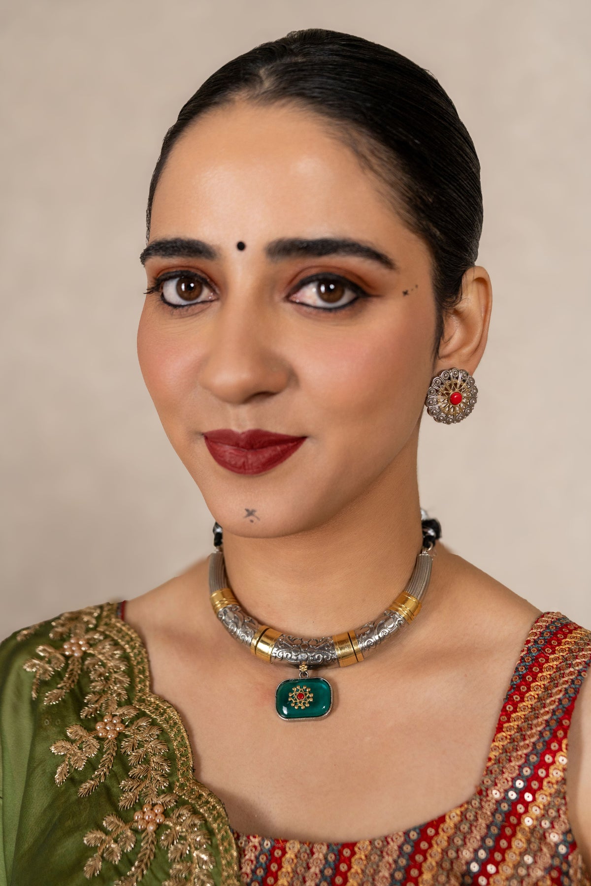 Vrinda Dual-Tone Hasli Necklace Set - Blue