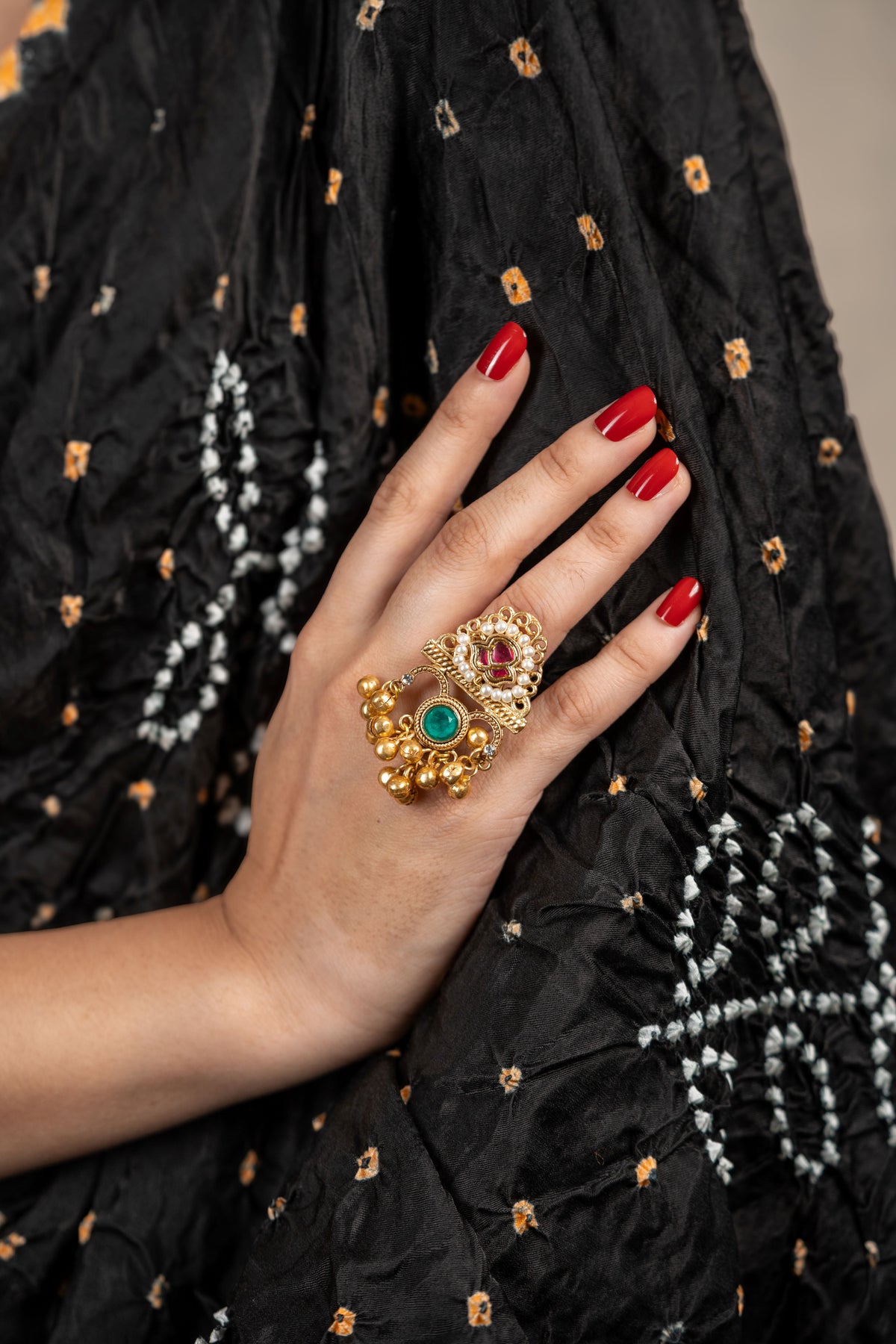 Ratnaroopa Dual-Tone Statement Ring
