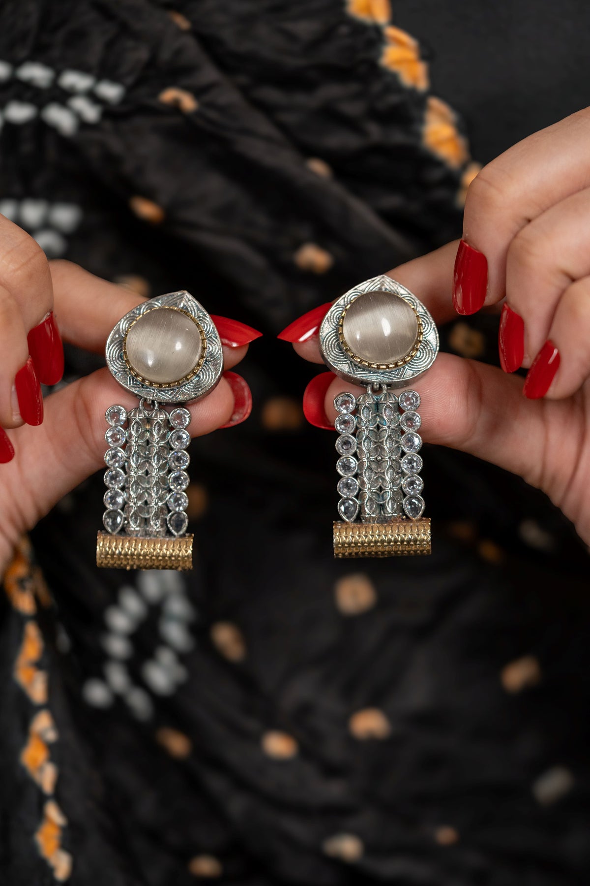 Paansheri Earrings - Pearl White