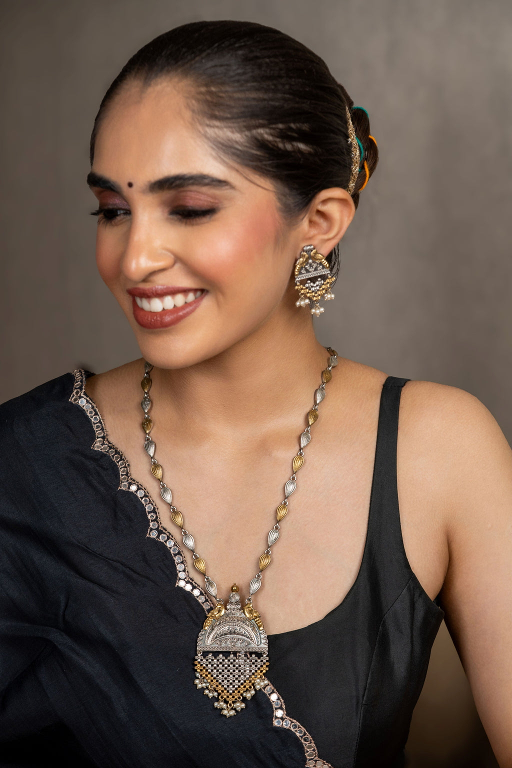 The Chandrika Dual-Tone Beaded Chain & Mesh Pendant Set